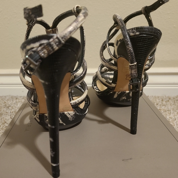 BCBG MAXAZRIA - Picture 6 of 10